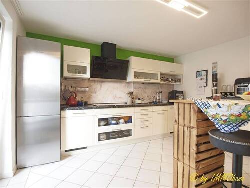 Küche mit Platz zum Essen und Kochen - 