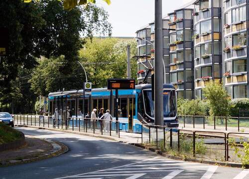 gute Anbindung an öffentl Verkehrsmittel - 
