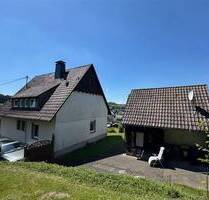 Günstig wohnen in Würdinghausen! 2-FH mit Miet-Einnahme! - Kirchhundem