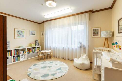 Büro/Kinderzimmer EG virtuell möbliert - 