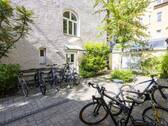 Hinterhof Abstellplatz für Fahrräder - 
