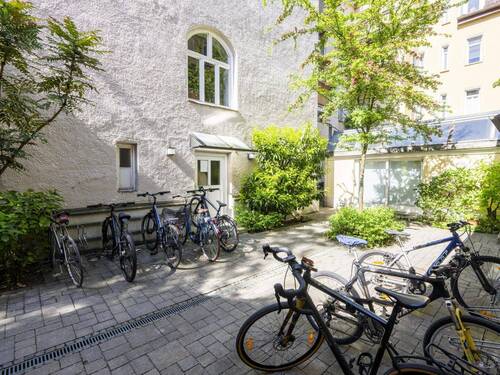 Hinterhof Abstellplatz für Fahrräder - 