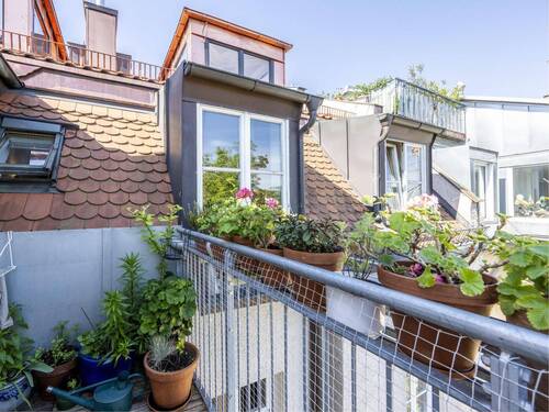 Balkonaussicht - 4 Zimmer Etagenwohnung in München