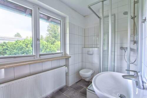 Helles Baezimmer - 