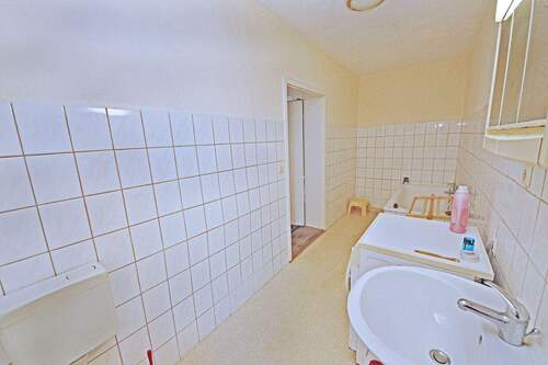 Bad 3 im EG (zur Wohnung im Anbau) - 
