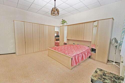 Schlafzimmer im EG (rechts) - 