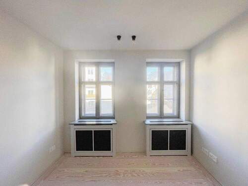 Zimmer zur Mulackstraße - 4 Zimmer Etagenwohnung zum Kaufen in Berlin