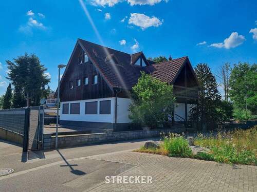 Außenaufnahme - Einfamilienhaus mit 350,00 m&sup2; in Weingarten (Baden) zum Kaufen