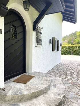 Eingang - 6 Zimmer Einfamilienhaus zur Miete in Garmisch-P.