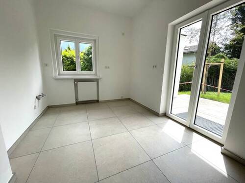 Küchenbereich mit Terrassenzugang - 