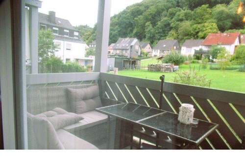 Blick ins Grüne - Balkon (o. Gewähr) - 3 Zimmer Etagenwohnung in Wasserliesch