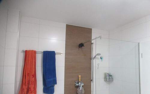 2025-09-17 035 bearb. - Dusche.JPG - 