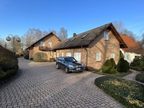 Süden - Einfamilienhaus mit 255,00 m&sup2; in Adelheidsdorf zum Kaufen