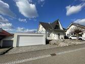 Hausansicht - Sehr gepflegtes Haus mit Einliegerwohnung- sofort Bezugsfrei in naturnaher Lage!