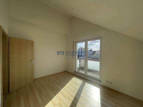 Zimmer mit Balkon im OG - 