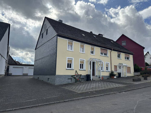 Aussenansicht - 8 Zimmer Einfamilienhaus zum Kaufen in Kirschweiler