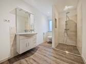 Badezimmer EG links - 