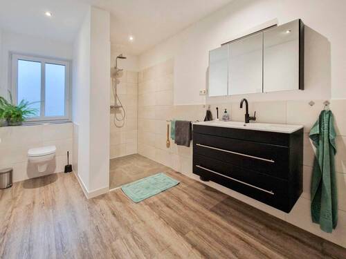 Badezimmer EG rechts - 
