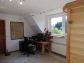 Flur OG mit Vorraum Büro - 