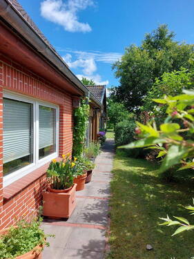 Garten Südseite - Einfamilienhaus mit 235,00 m² in Oldenswort zum Kaufen