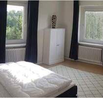 Fußnähe zur U2: Helle Balkonwohnung, 3-Z., hochwertige Möbel - Berlin Westend