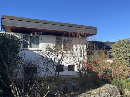 Vorderseite (Winter) - 5 Zimmer Einfamilienhaus zum Kaufen in Staufen