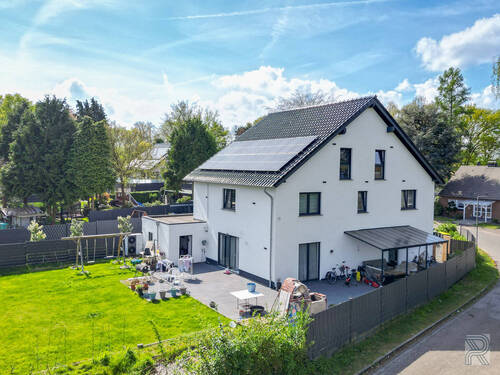 Rückansicht - Modernes Traumhaus: Stilvoll und energieeffizient