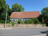 Gesamte Frontansicht mit Vorgarten - Mehrfamilienhaus, Wohnhaus in Hagen