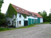 Wagenremise mit Garagen - 