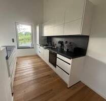 Großzüge und moderne 3-Zi.-Whg. in Bestlage mit Küche - Neustadt an der Aisch