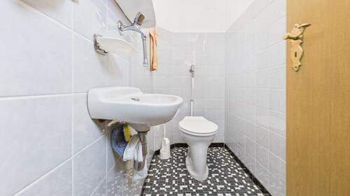 WC - 