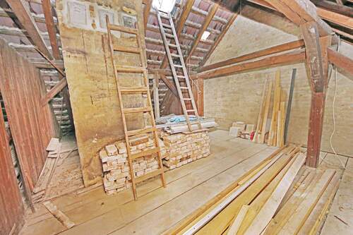 ausbaubarer Dachboden - 