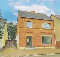 großes Einfamilienhaus mit Geschäftsfläche in Zahna-Elster OT Elster