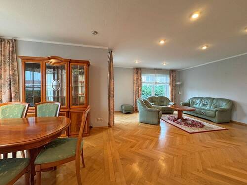 Wohnbereich im Wohnzimmer - Einfamilienhaus mit 332,00 m² in Graal-Müritz zum Kaufen