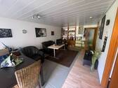 Wohnzimmer Essbereich (2) - 1,5 - Zi. Wohnung mit Schlafnische, Stellplatz u. Terrassen-Ausblick auf den Kurpark Bad Wildbad