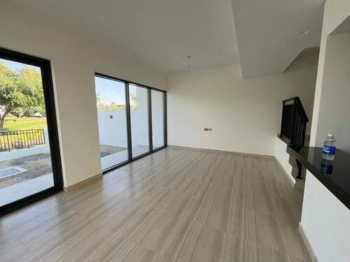 Bild 1 - Traumhaftes Stadthaus in Damac Hills 1 mit 5 Schlafzimmern, direktem Parkzugang und Malibu Bay!