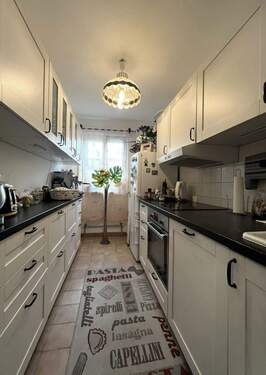 Küche mit Fenster - 2 Zimmer Etagenwohnung zum Kaufen in München