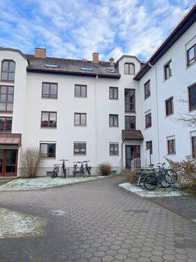 Eingangsbereich des Gebäudes - 