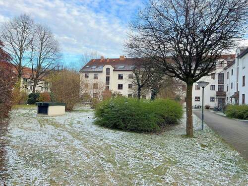 Vorderansicht des Mehrfamilienhauses - 