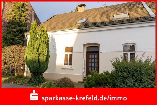 Frontansicht - Ein- bis Zweifamilienhaus - 380.000,00&nbsp;EUR Kaufpreis, ca.&nbsp; 187,00&nbsp;m&sup2;&nbsp;Wohnfl&auml;che