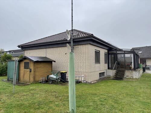 Außenansicht - 4 Zimmer Bungalow zum Kaufen in Ronnenberg