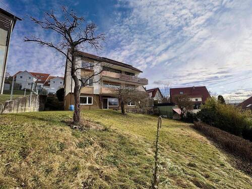 Außenansicht - 4 Zimmer Etagenwohnung zum Kaufen in Leonberg