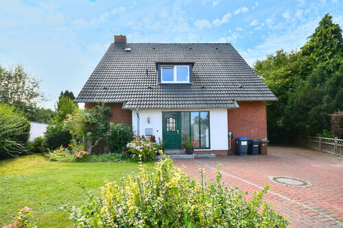 EFH-Ruhm-Front - 6 Zimmer Einfamilienhaus in Lübeck