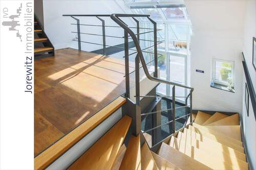 022 - Aufgang Galerie - 