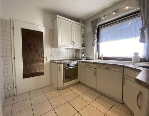 Helle Einbauküche - 