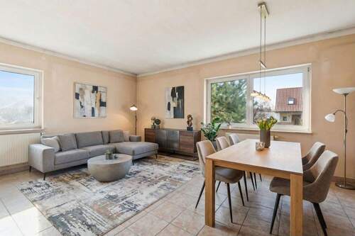 Offener Wohn- und Essbereich, Einrichtungsbeispiel - 3 Zimmer Bungalow zum Kaufen in Schulzendorf