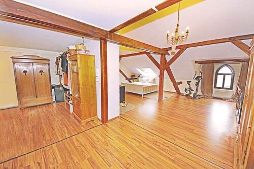 gr. ausgebautes Zimmer im DG - 