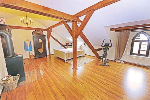 gr. ausgebautes Zimmer im DG - 