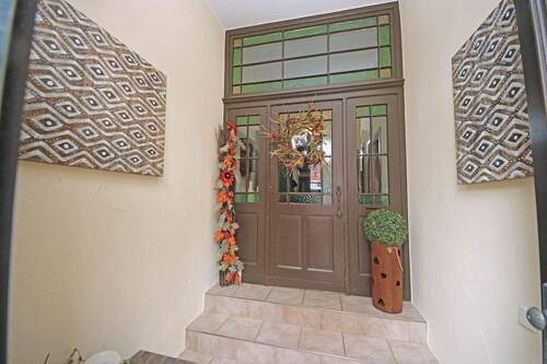 Windfang im EG / Hauseingang - Mehrfamilienhaus, Wohnhaus mit 187,00 m² in Dessau-Roßlau zum Kaufen