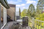 Balkon (8,86m²) mit beruhigendem Blick ins Grüne. - 